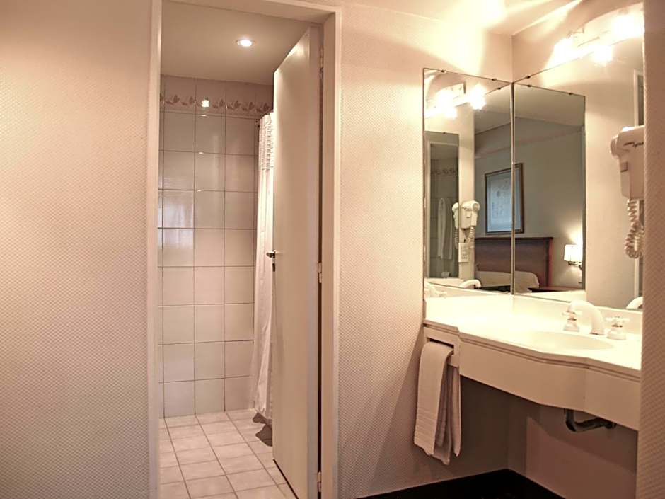 Tritone Hotel