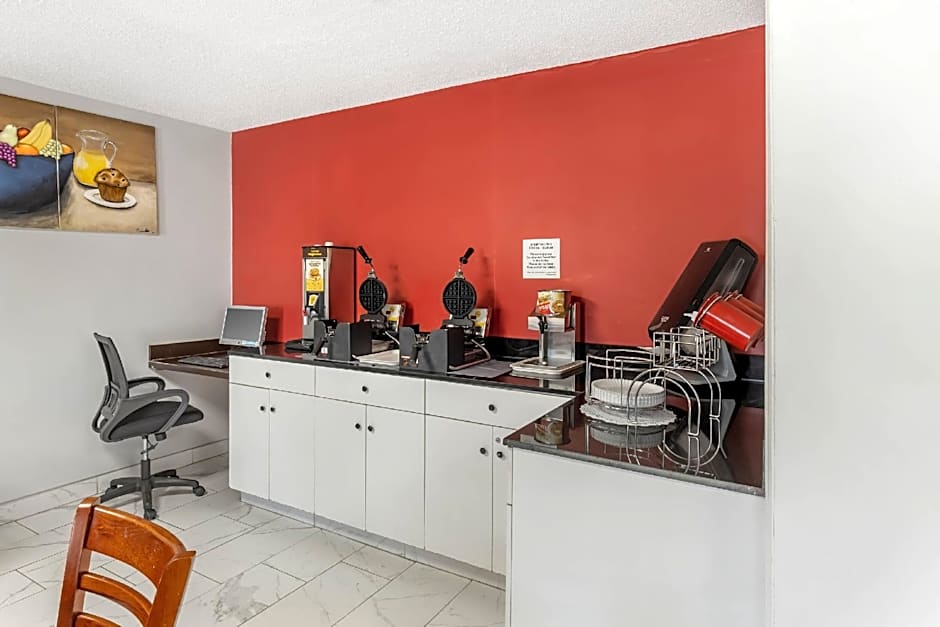 Econo Lodge Research Triangle Park