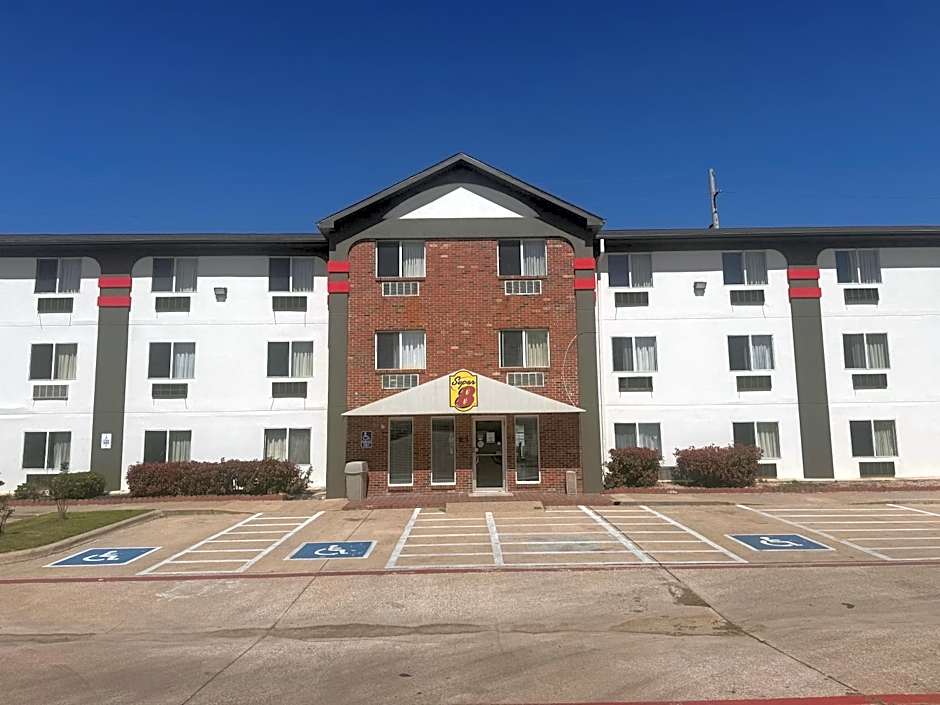 Super 8 by Wyndham College Station