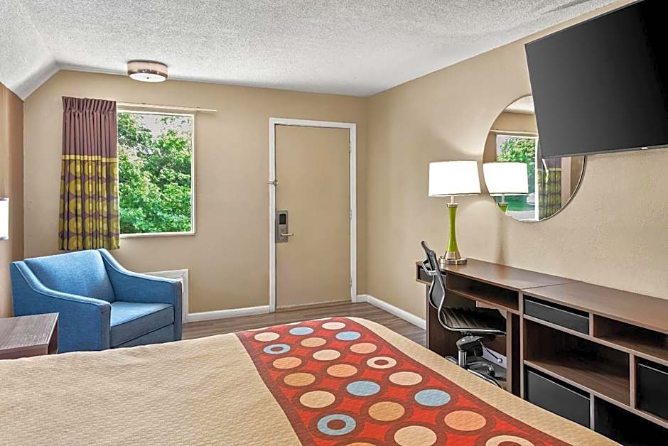 Super 8 by Wyndham Brownsburg