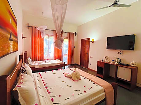 Triple Room with Balcony