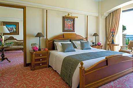 The Queen Verenikis Suite