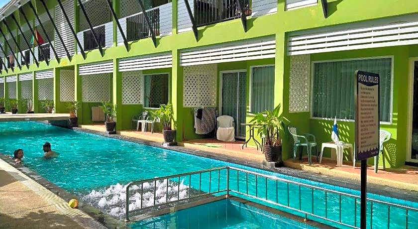 Khaolak C-nior Bungalows