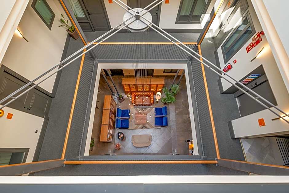 Casa Alhaja by Shiadu