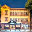 Manhaosi Hotel (Guangzhou Shangxiajiu Pedestrian Street Shamian Scenic Area)