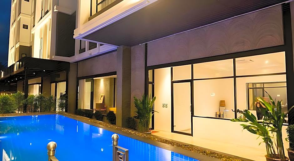 S 2 Modern Boutique Hotel