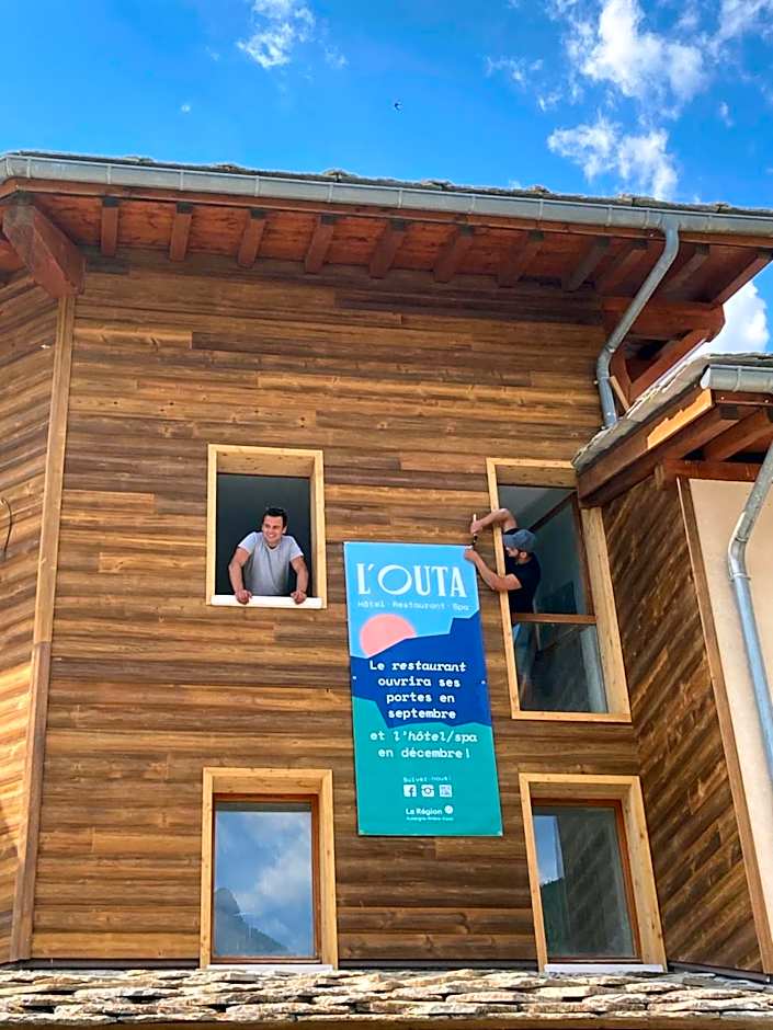 L'Outa Hotel Restaurant