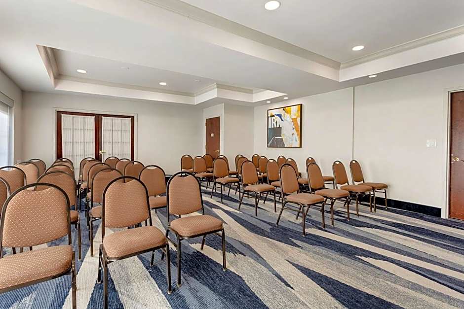 Comfort Suites East Brunswick - South River