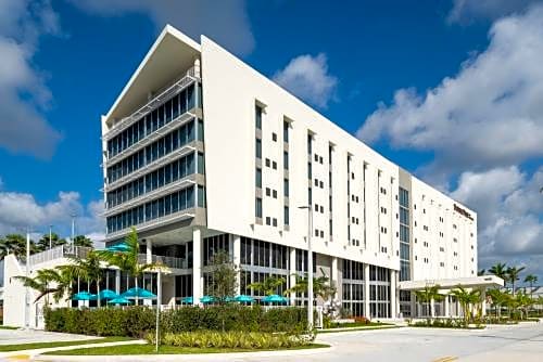 DoubleTree By Hilton Miami Doral - Guest Reservations