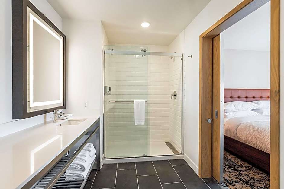 Four Points by Sheraton Elkhart