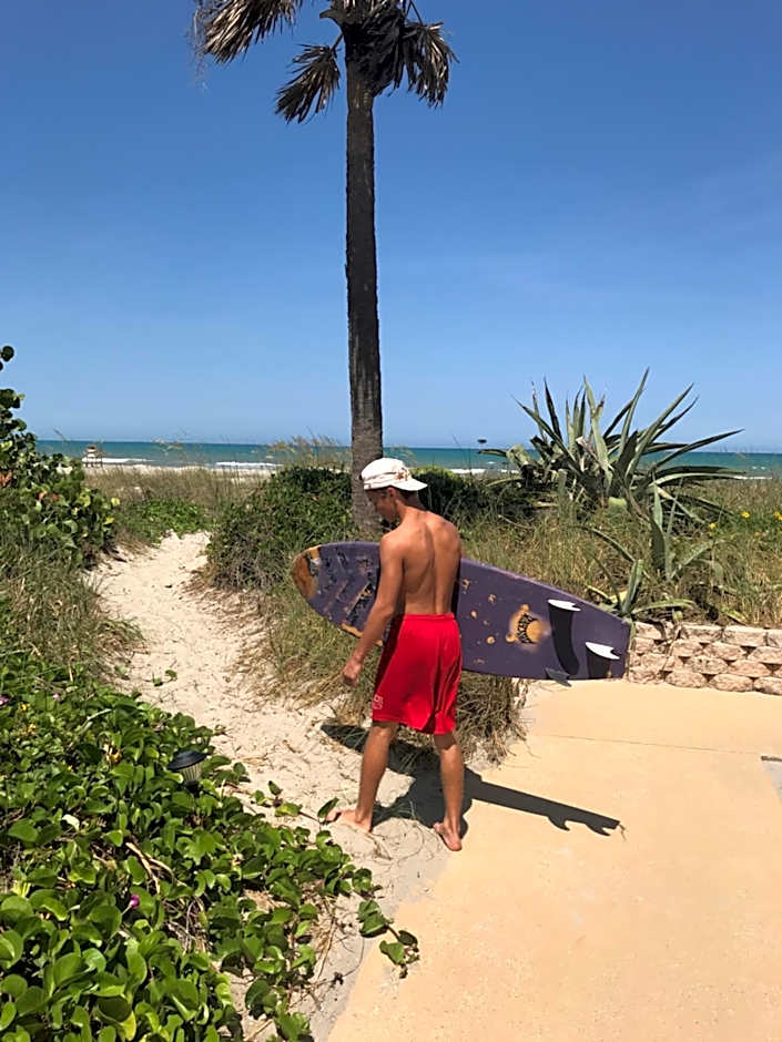 South Beach Inn - Cocoa Beach