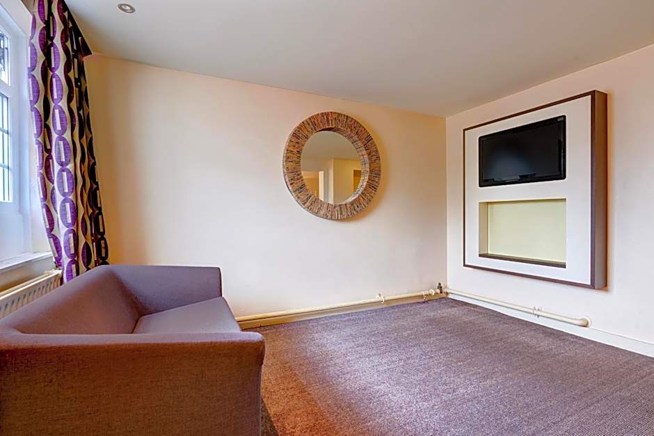 Manchester Airport Stanley Hotel by Belvilla