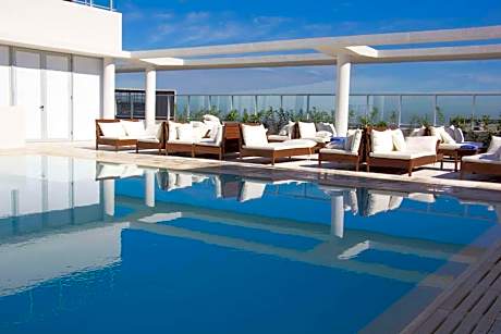 Dazzler by Wyndham Asuncion