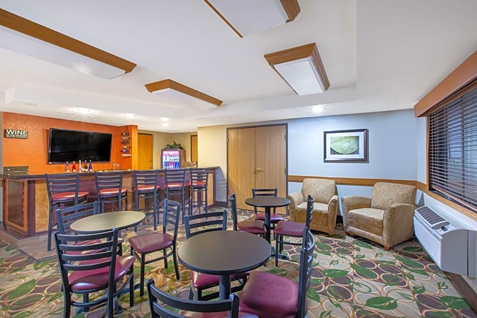 AmericInn by Wyndham Cedar Falls