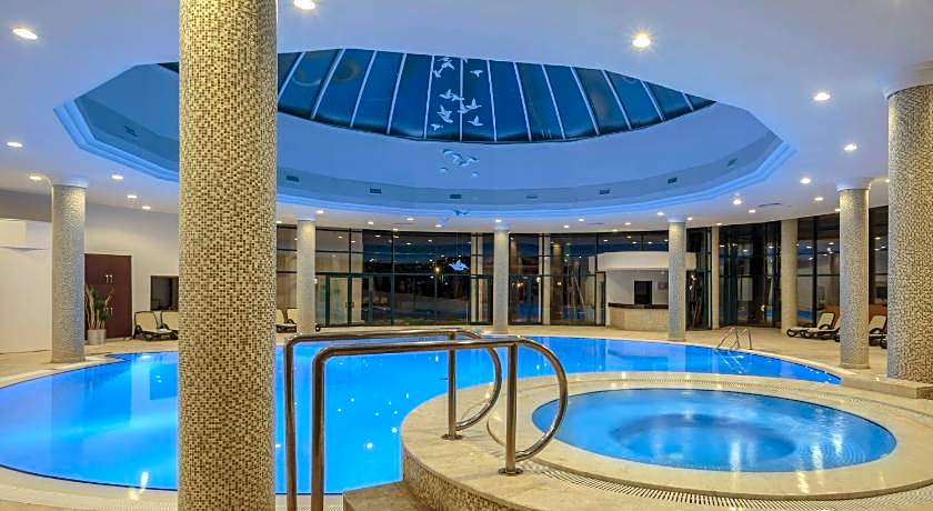 Dobedan World Palace