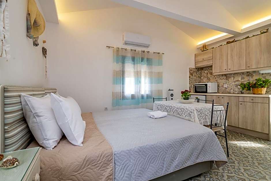 Kokkinos Studios With Pool & Sea View, by ZanteWize