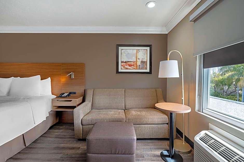 Best Western Plus Newport Mesa Inn