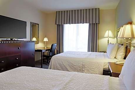 Room with Two Queen Beds - Non-Smoking