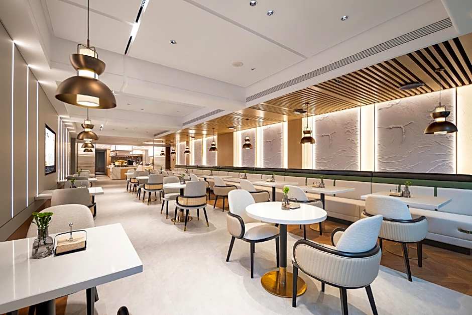 Atour Hotel Dalian Donggang Business District Gangwan Plaza