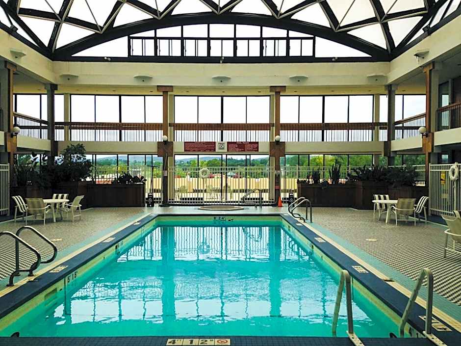 Holiday Inn Hotel And Suites Pittsfield-Berkshires By IHG