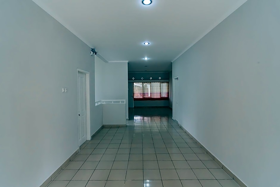 Rossan Villa Hotel near Kampus UPI Setiabudhi