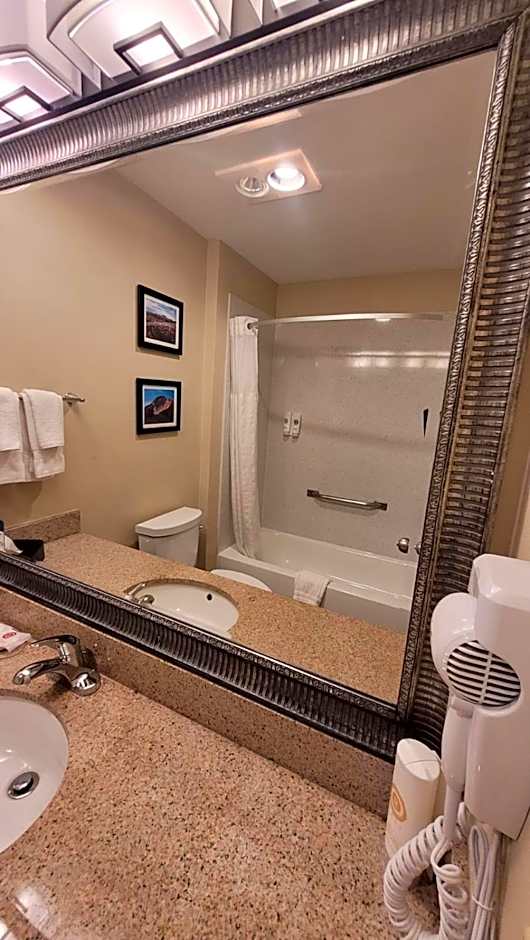 Quality Inn & Suites Galveston - Beachfront