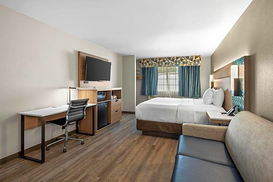 Econo Lodge Inn & Suites Santa Fe South
