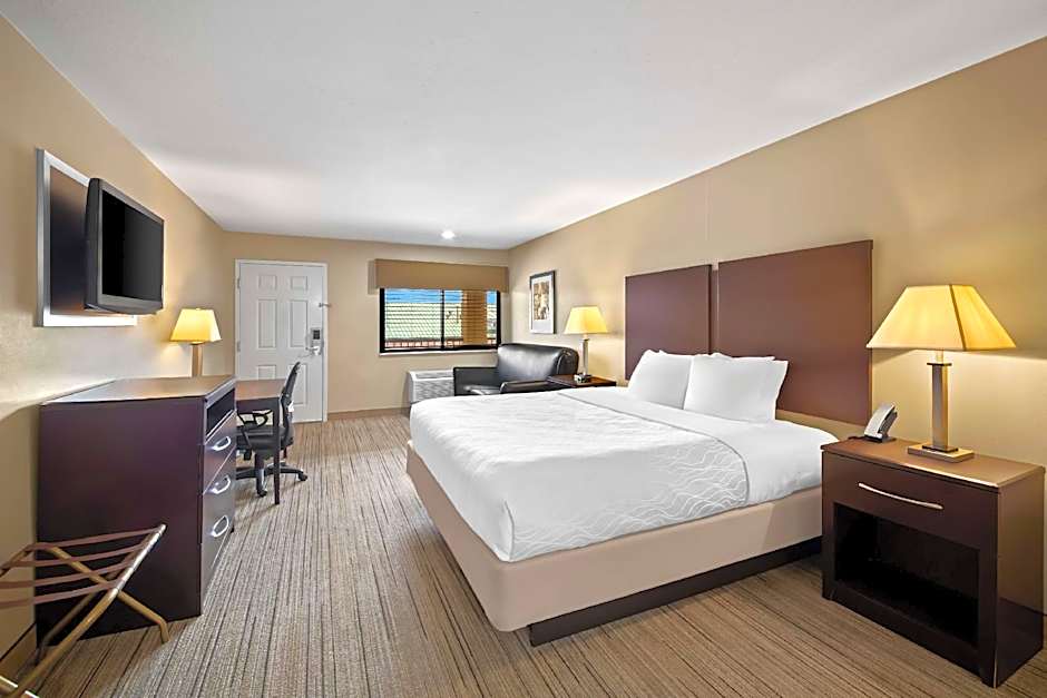 Best Western Cedar Inn