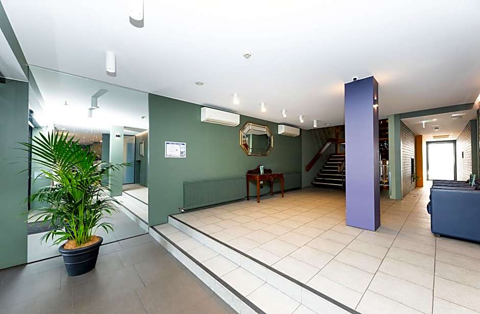 Belconnen Way Hotel & Serviced Apartments