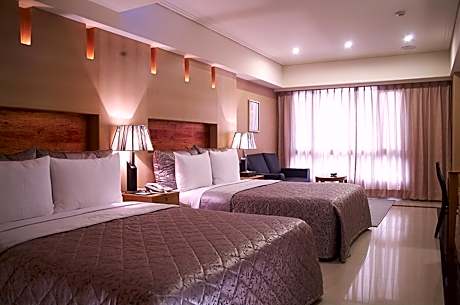 Deluxe Family Room