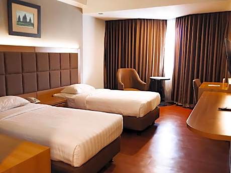 Moderate Junior Room