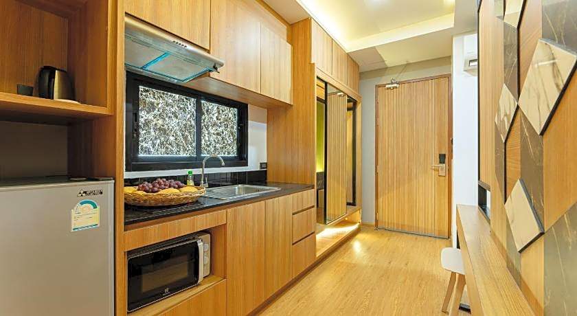 Sky Wave Patong Hotel