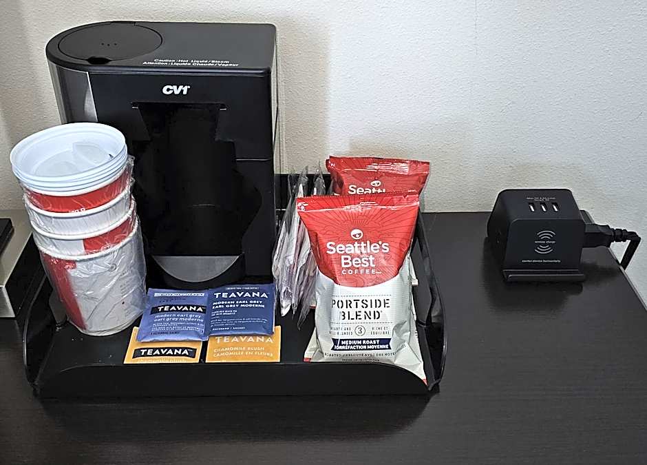 Cobblestone Inn & Suites - Manchester