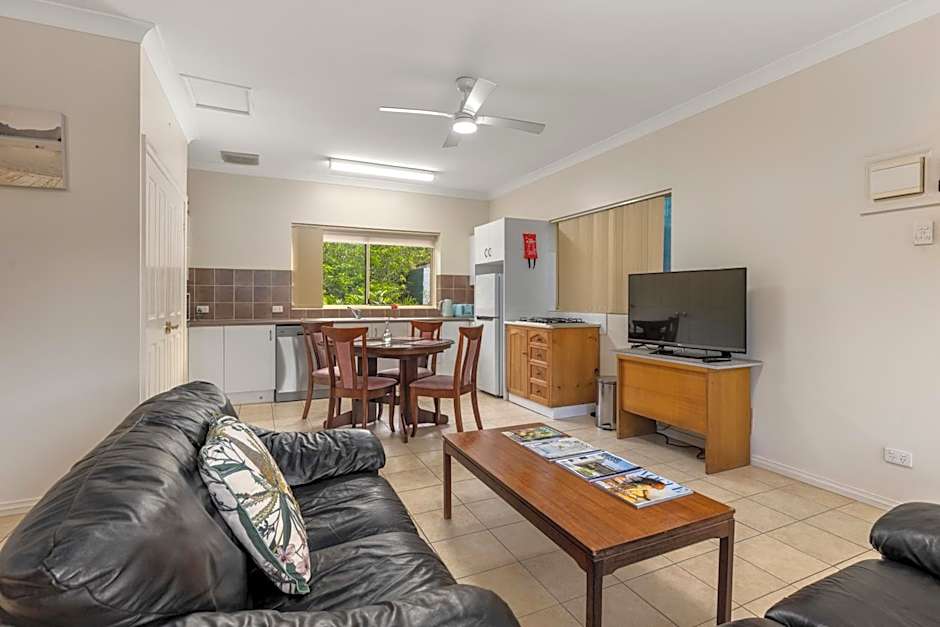 Bon Villas B&B Bonville - Adults Only, Pet Friendly Accommodation