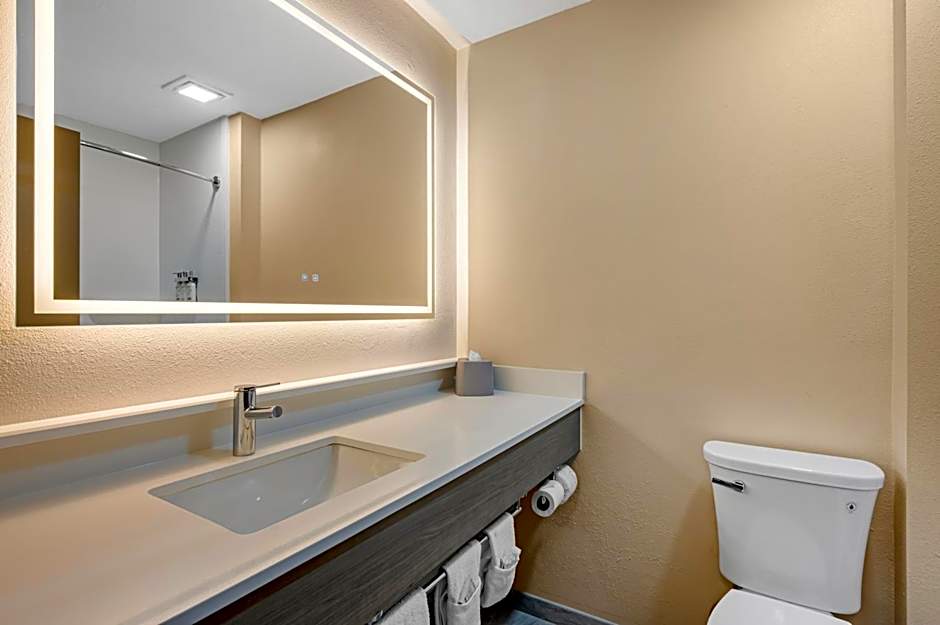 Holiday Inn Express & Suites Indianapolis - East by IHG