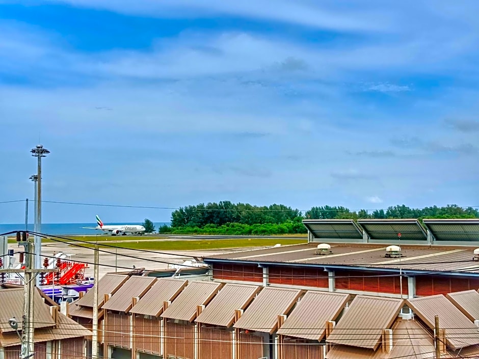 Louis' Runway View Hotel - SHA Extra Plus