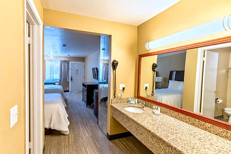 The Oakhurst Inn at Yosemite