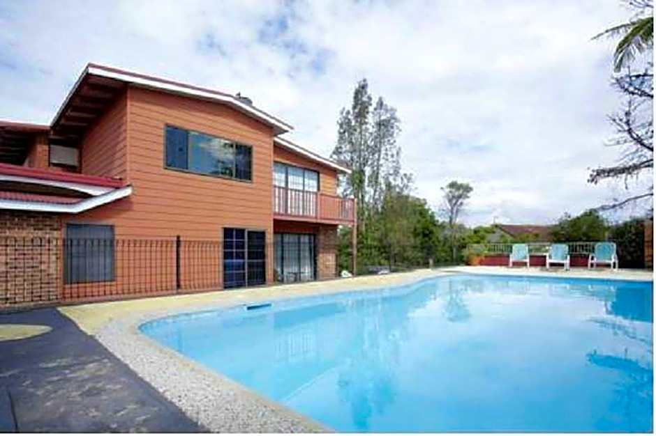 Riverview Motor Inn
