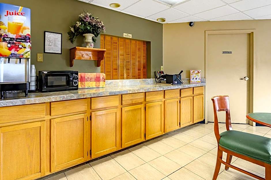 Econo Lodge Athens I-65