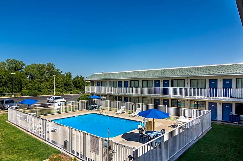 Motel 6-Bellmead, TX - Waco