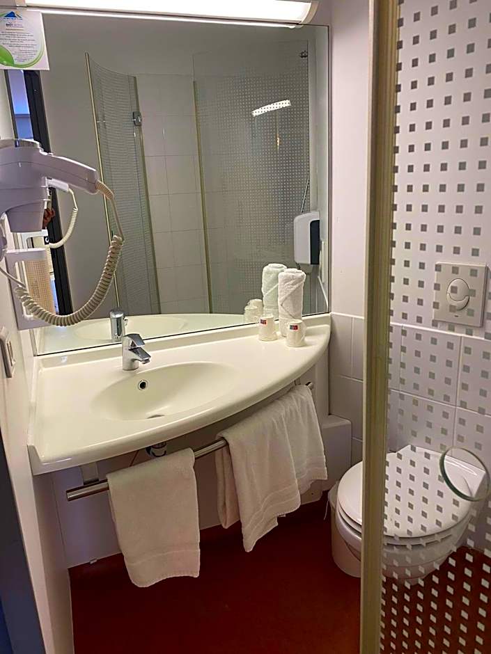 Brit Hotel Confort Montauban