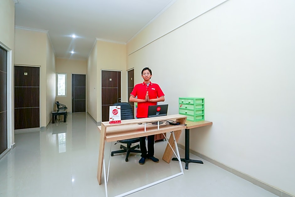 Oyo 1957 Riverside Residence