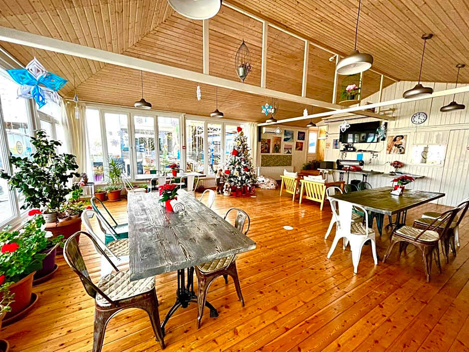 Laguna Beach Club Bazaleti Lake