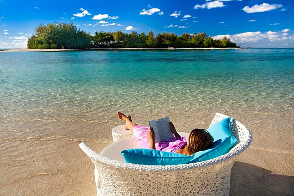 Muri Beach Club Hotel