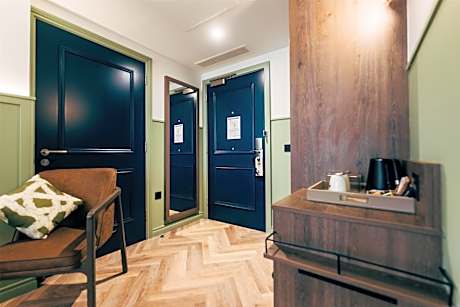 King Room - Mobility Accessible
