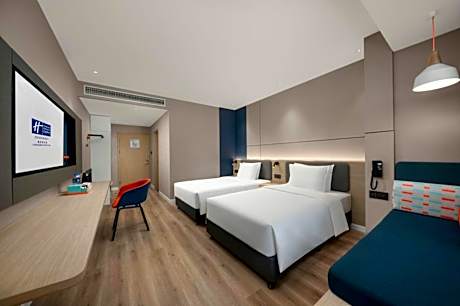 Standard Twin Room with Extra Floor Space