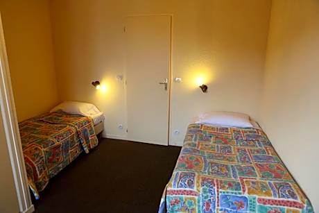 Apartment with Two Single Beds - Non-Smoking