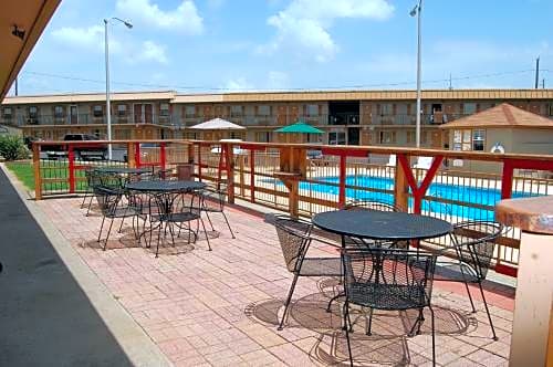 Executive Inn and Suites Springdale