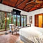 Gunnadoo Holiday Hut with Ocean Views and Jacuzzi