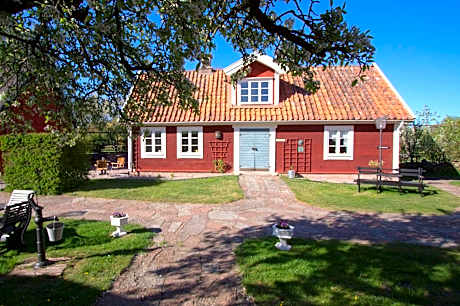 Villa with Garden View